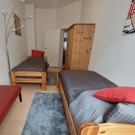 Schoene Zwei-Zimmer-Wohnung "W2" Mit 4 Einzelbetten Und Wlan In Zwenkau Bei Leipzig Im Neuseenland Exteriör bild