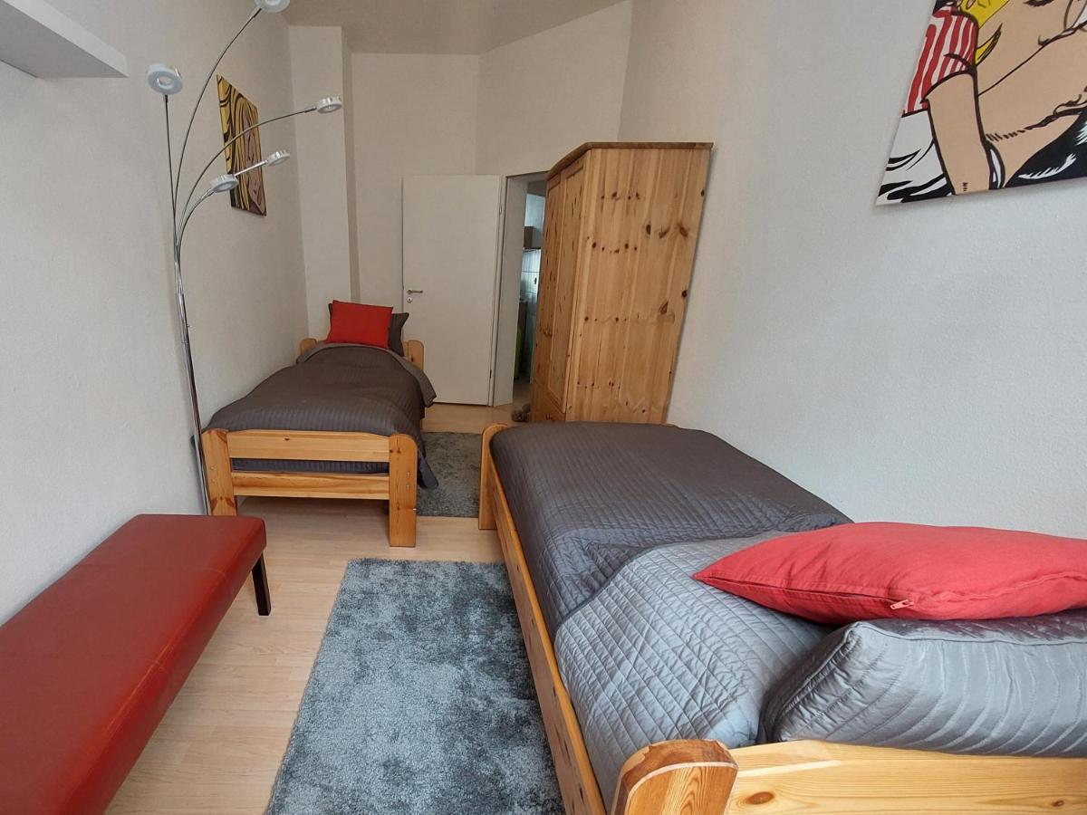Schoene Zwei-Zimmer-Wohnung "W2" Mit 4 Einzelbetten Und Wlan In Zwenkau Bei Leipzig Im Neuseenland Exteriör bild
