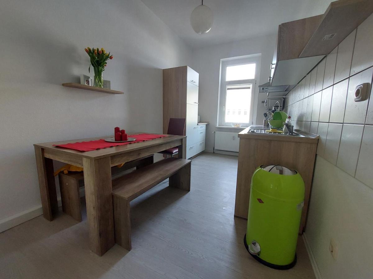 Schoene Zwei-Zimmer-Wohnung "W2" Mit 4 Einzelbetten Und Wlan In Zwenkau Bei Leipzig Im Neuseenland Exteriör bild
