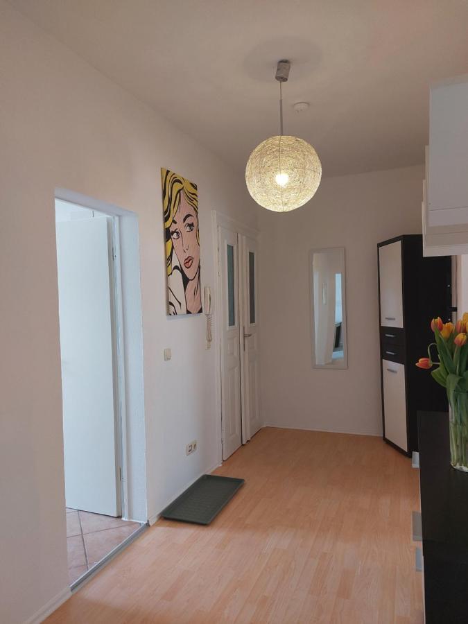 Schoene Zwei-Zimmer-Wohnung "W2" Mit 4 Einzelbetten Und Wlan In Zwenkau Bei Leipzig Im Neuseenland Exteriör bild
