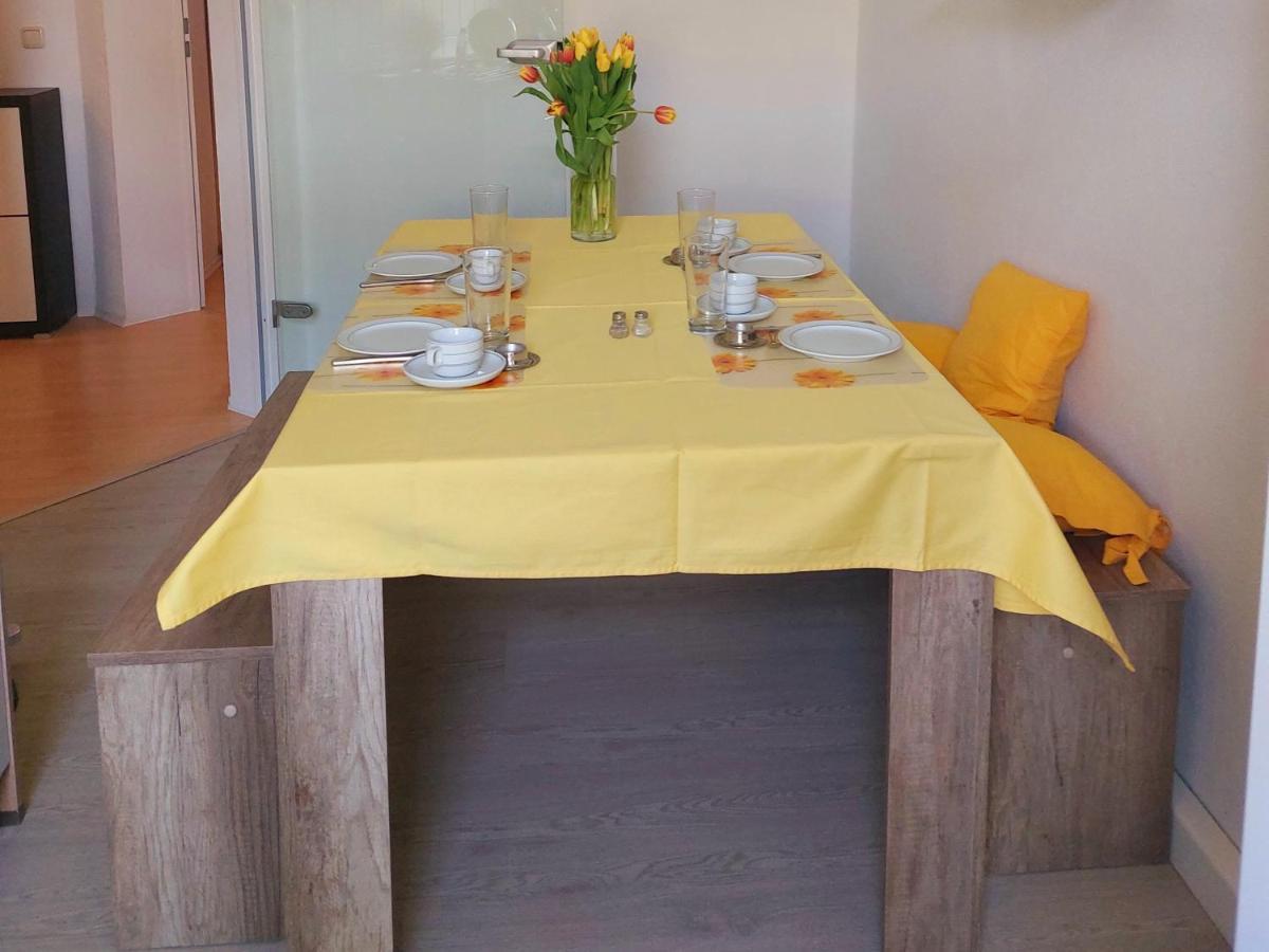 Schoene Zwei-Zimmer-Wohnung "W2" Mit 4 Einzelbetten Und Wlan In Zwenkau Bei Leipzig Im Neuseenland Exteriör bild